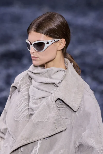 Look 69